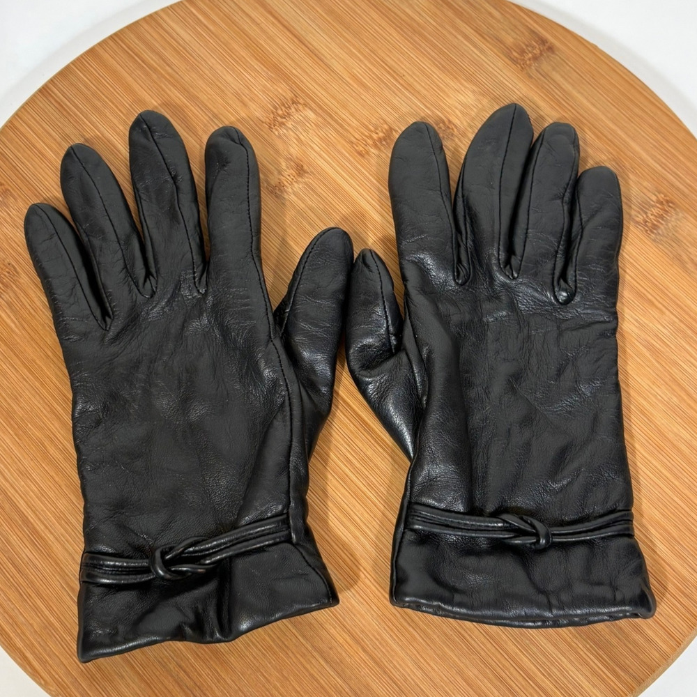 Aris Isotoner Womens Black Genuine Leather Gloves Size 7 Fleece Lined Love Knot
